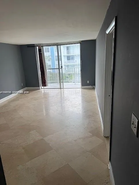 488 NW 165th Street Rd — Photo 3