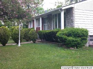 10 Pine Ter, Staten Island, NY 10312