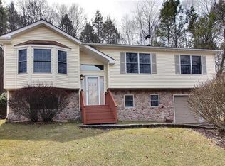219 Highland Dr, Stroudsburg, PA 18360