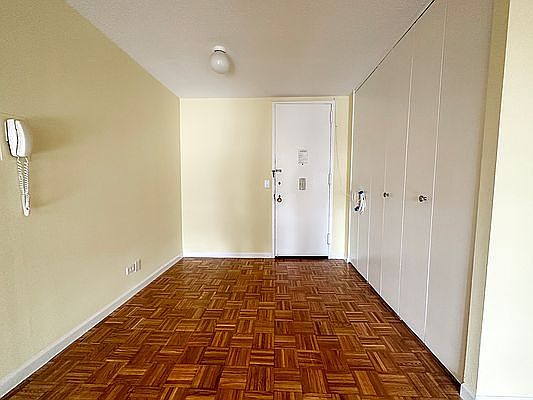5th image of 20 W 64th St Penthouse T