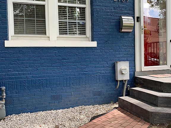 Equipped with Ring doorbell and Smartlock