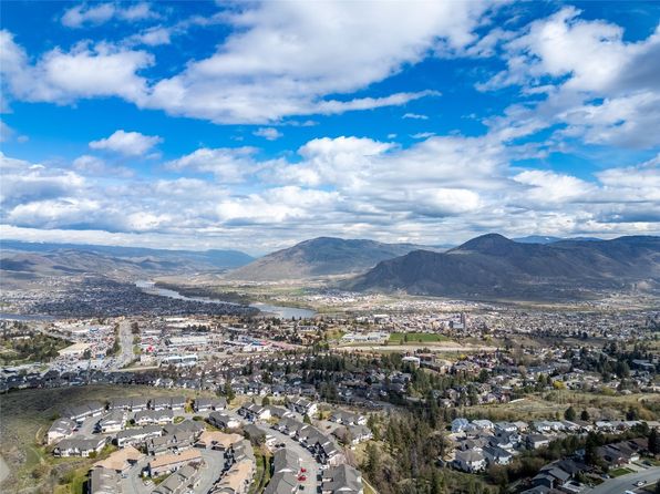 687 Gleneagles Dr, Kamloops, BC V2E 2C8