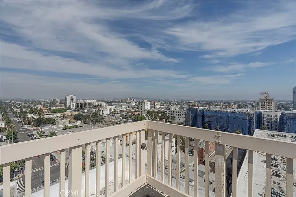 Studio, 477 sqft, $1,900 — Photo 2