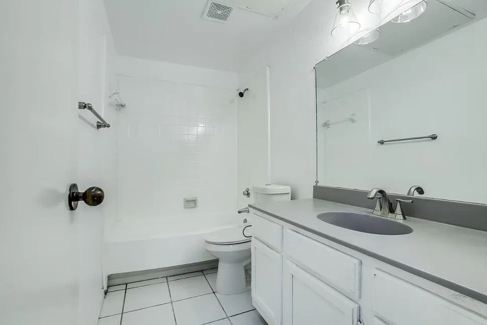 2 bed, 1111 sqft, $1,325 — Photo 1