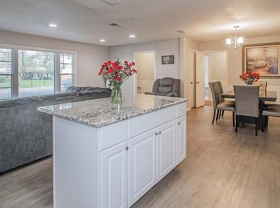 3rd image of 3413 Norton Dr