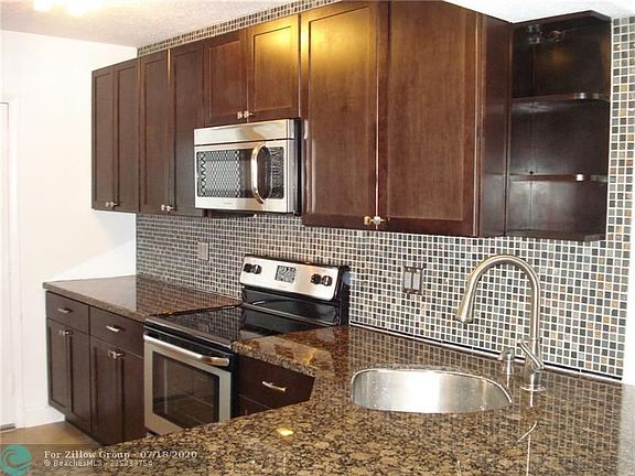 5th image of 2309 Park Ln APT 108
