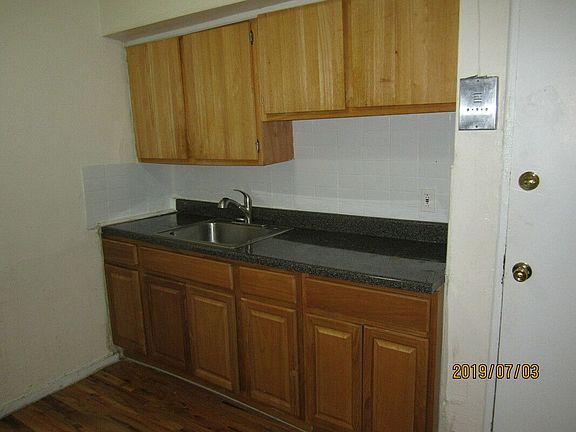 5th image of 2304 Atlantic Ave APT 3L