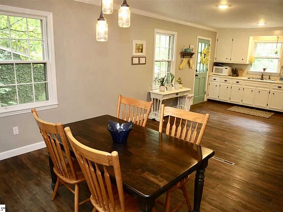4th image of 103 Rosewood Dr
