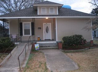 203 W D St, Erwin, NC 28339