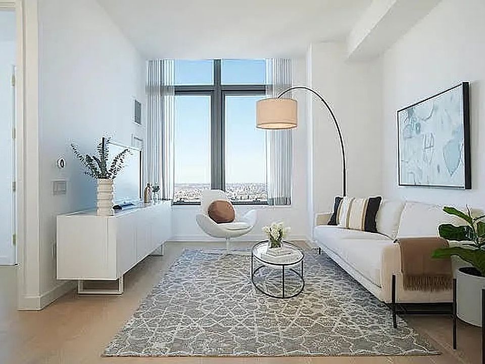 1st image of 3 Court Sq #2701