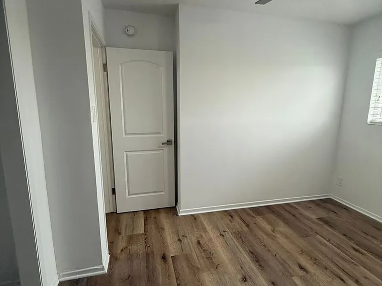 1179 Crenshaw Blvd — Photo 32