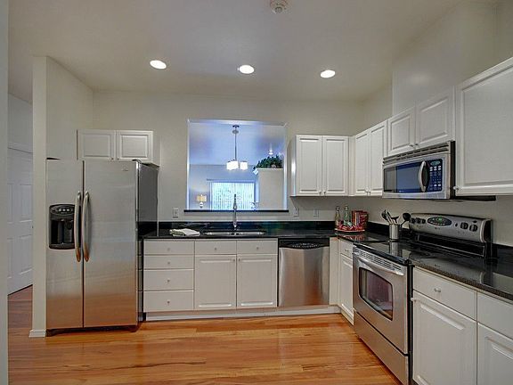 5th image of 9303 176th Pl NE