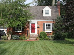 100 Beechwood Dr, Wayne, NJ 07470