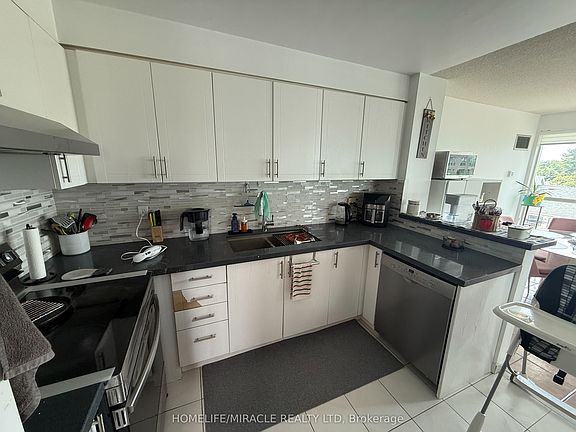 3rd image of 2177 Burnhamthorpe Rd W #609