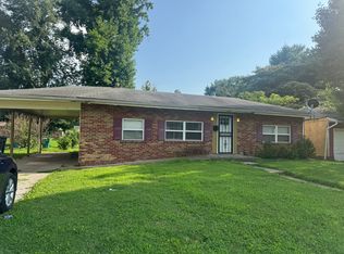 13 Godier Dr, East Saint Louis, IL 62203