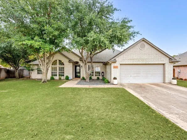 8109 Wendy Ln, Benbrook, TX 76116