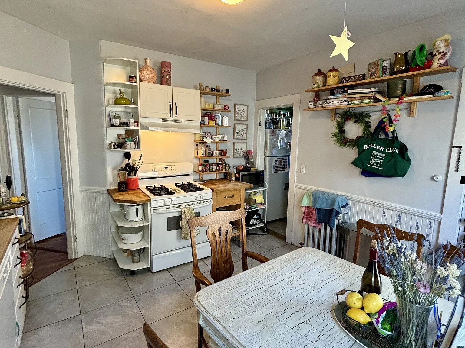 3 bed, 1.0 bath, $4,300 — Photo 2