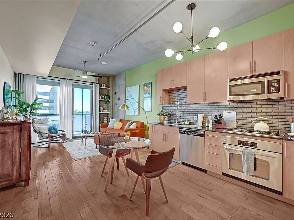 353 E Bonneville Ave #569