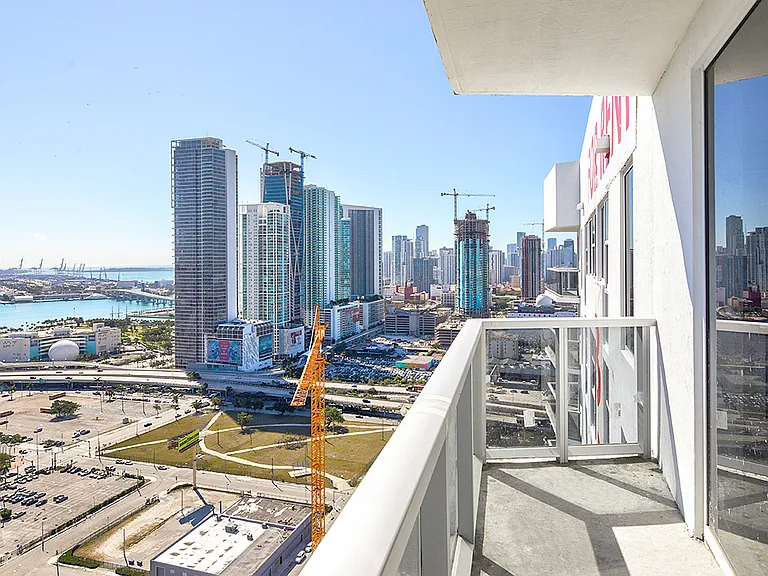 1426 NE Miami Ct #2020 — Photo 5