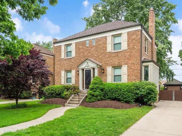 82 Northgate Rd, Riverside, IL 60546