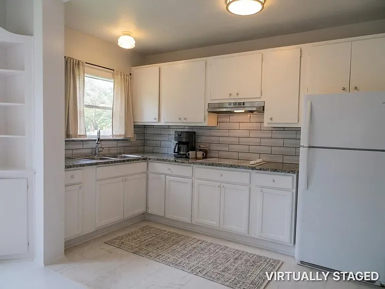 1111 N Thompson St — Photo 15