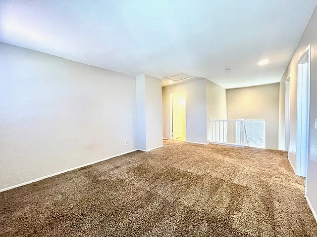 2514 Hidden Creek St — Photo 9