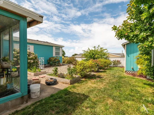 1078 Plymouth Ave, Coos Bay, OR 97420