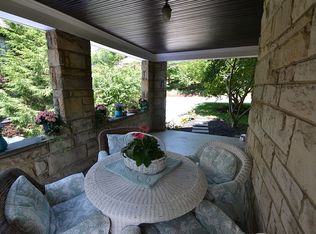 135 Mayfair Dr, Pittsburgh, PA 15228