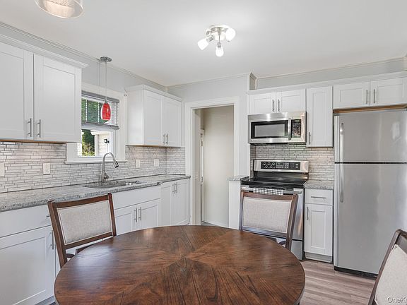 4th image of 28 Ziegler Avenue