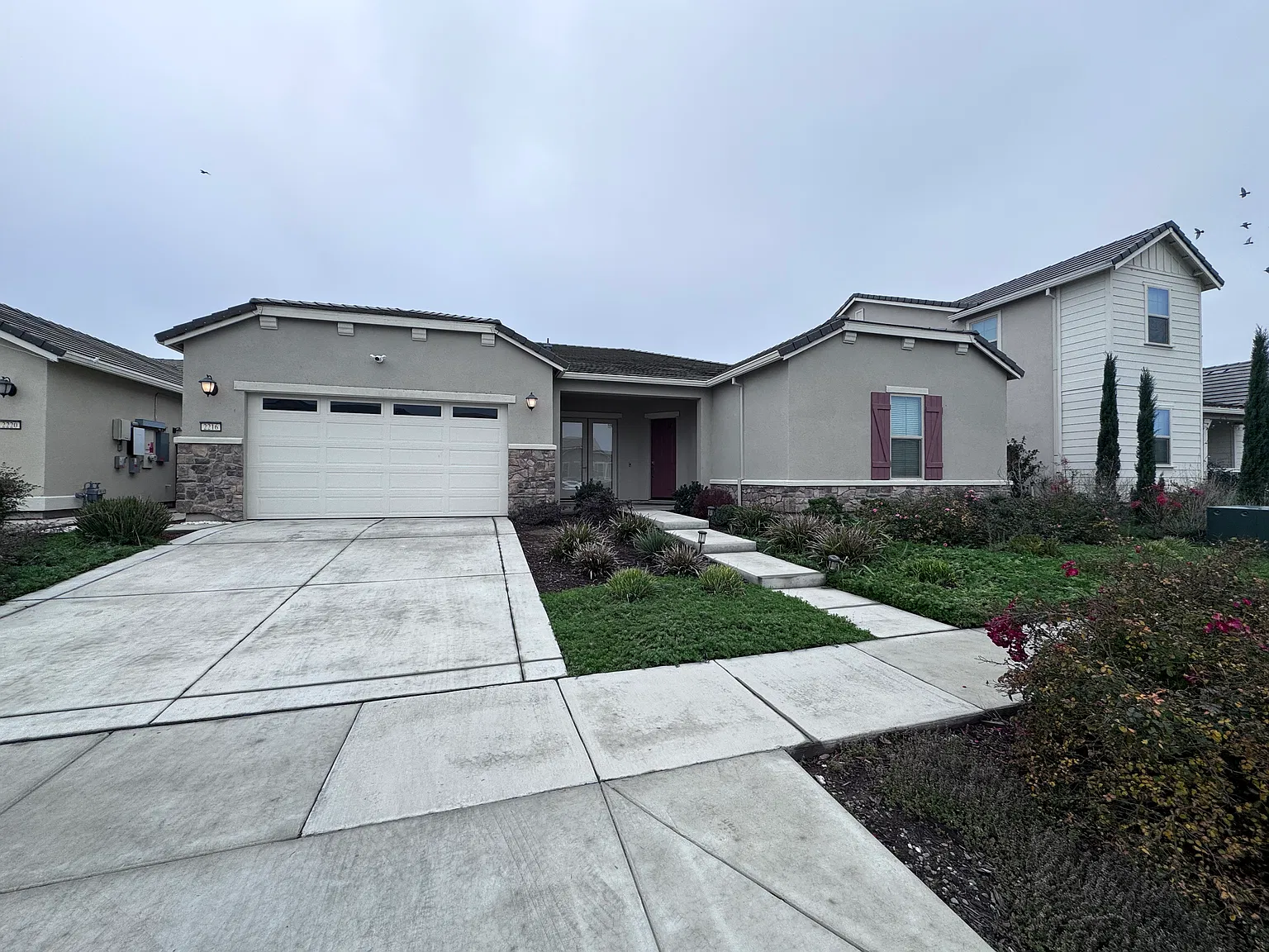 3 bed, 2614 sqft, $3,200 — Photo 4