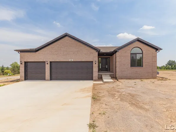 636 Berkshire Dr, Adrian, MI 49221