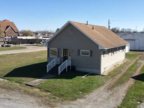 504 W Poplar St, West Frankfort, IL 62896