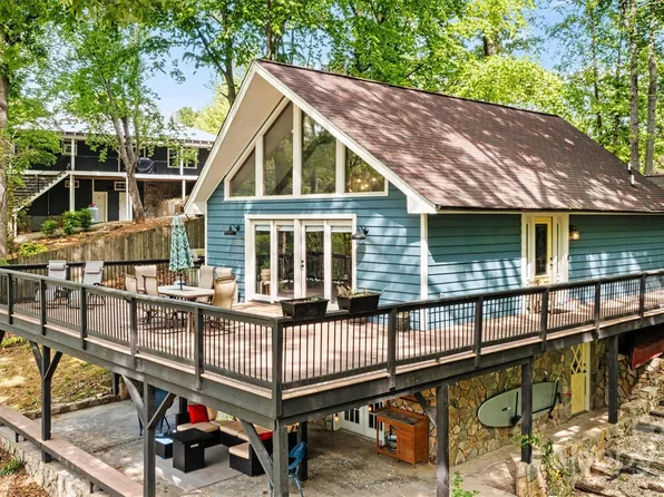 6892 Shade Tree Ln, Sherrills Ford, NC 28673