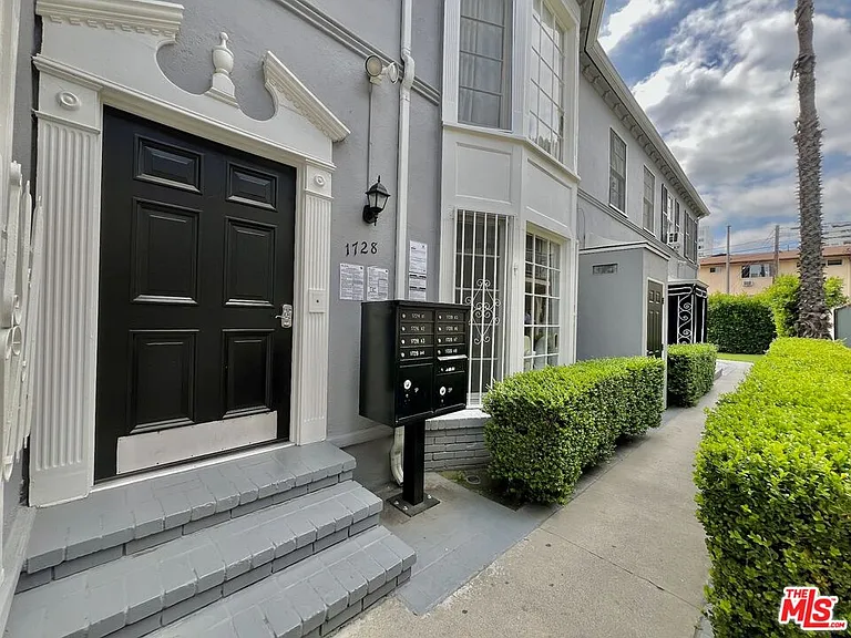 1724 El Cerrito Pl #8 — Photo 8