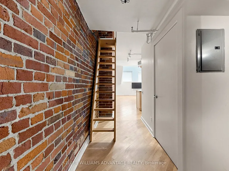 81A Front St E #417 — Photo 16