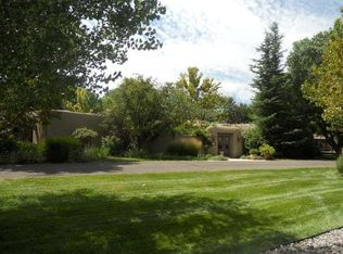 912 Salamanca St NW, Los Ranchos De Albuquerque, NM 87107