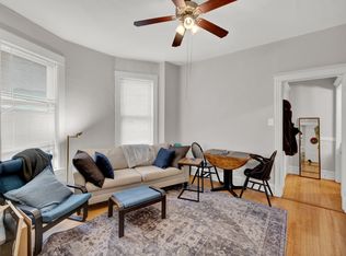 2842 N Sheffield Ave APT 2R, Chicago, IL 60657