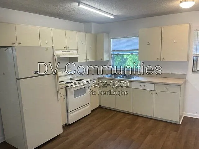 2 bed, 1.0 bath, 832 sqft, $1,250 — Photo 3