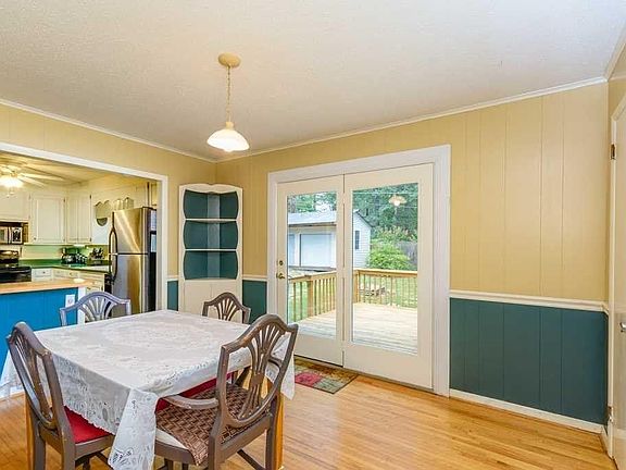 Dining room- open to kitchen