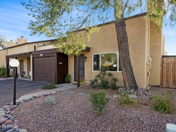 860 E Horsetail Ln, Tucson, AZ 85719