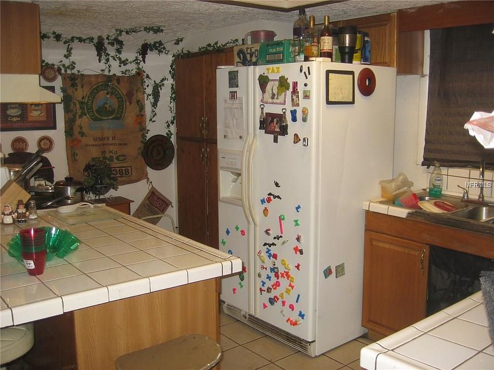 2nd image of 1020 Oakhill St