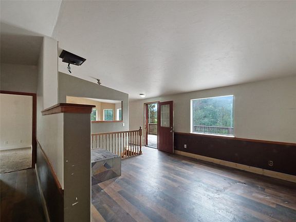 4th image of 420 Aspen Street