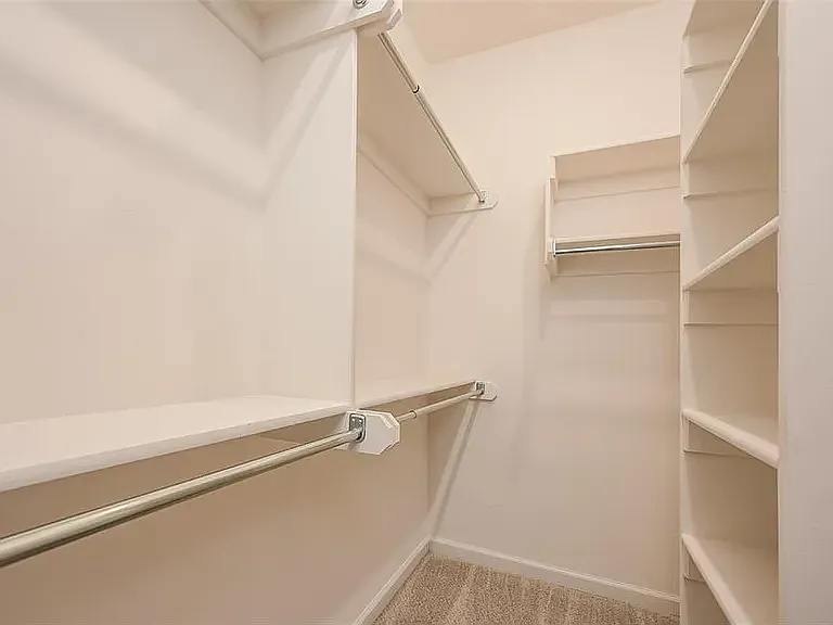 629 Harbor Town Dr — Photo 20