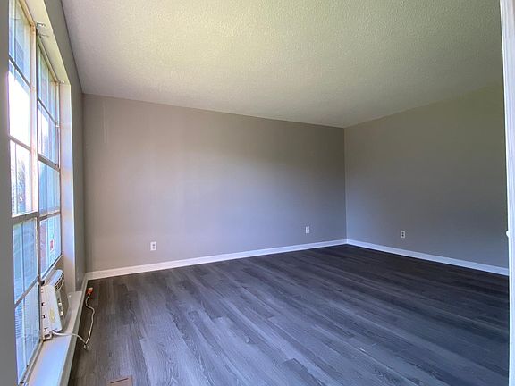 3rd image of 5783 Taggart Dr