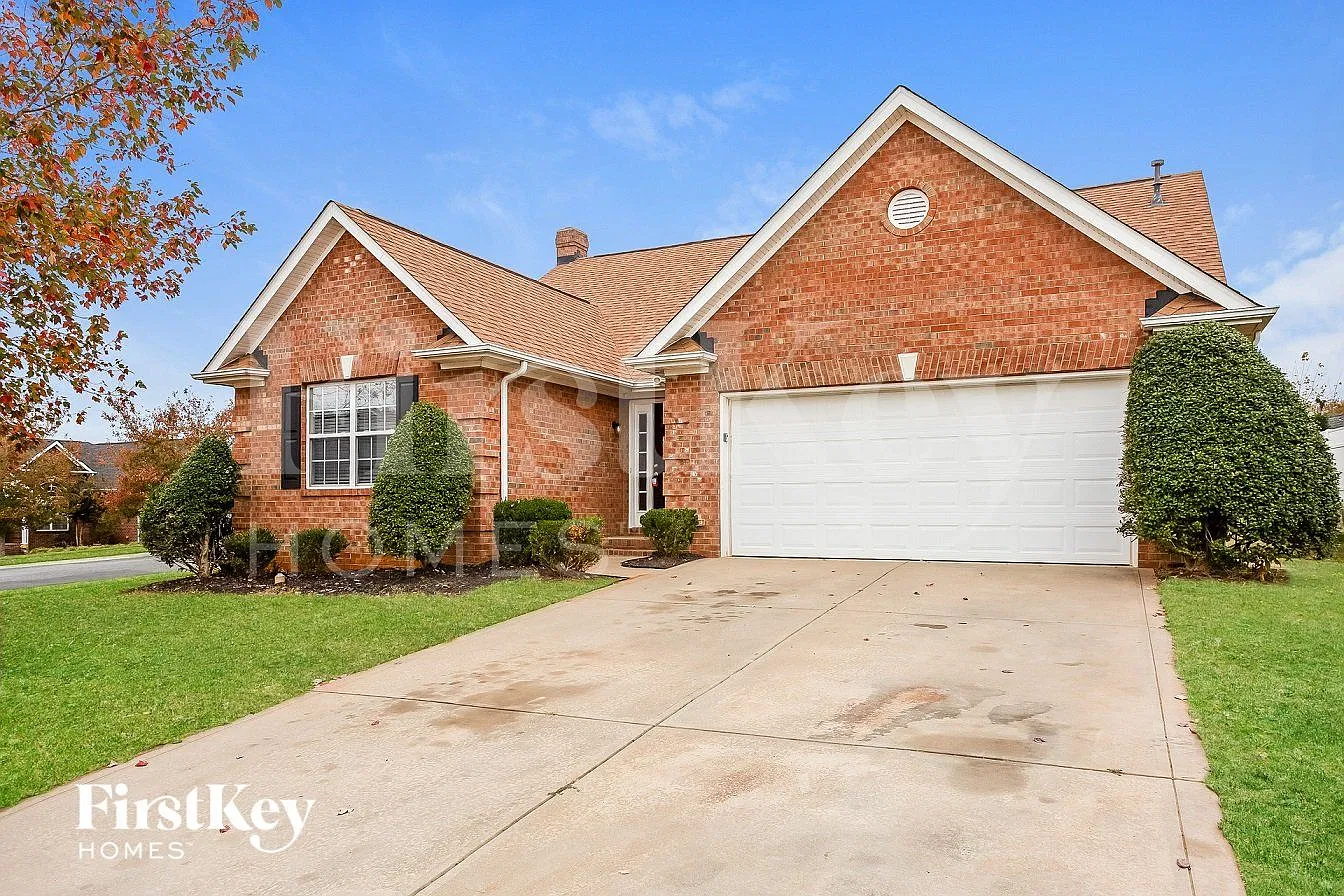 3 bed, 2.0 bath, 1602 sqft, $2,180 — Photo 2
