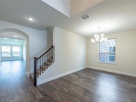 4th image of 1521 Snowdrop Dr