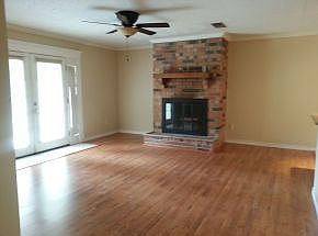 2nd image of 1917 Thousand Oaks Dr