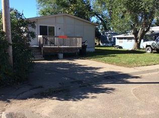 392 4th Ave SW, Dickinson, ND 58601
