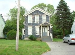 11 Meadow St, New York Mills, NY 13417