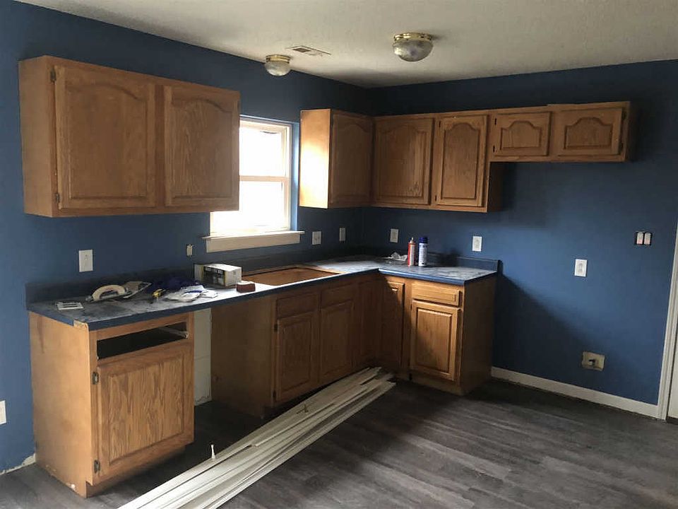 2nd image of 3013 Lowe Ln